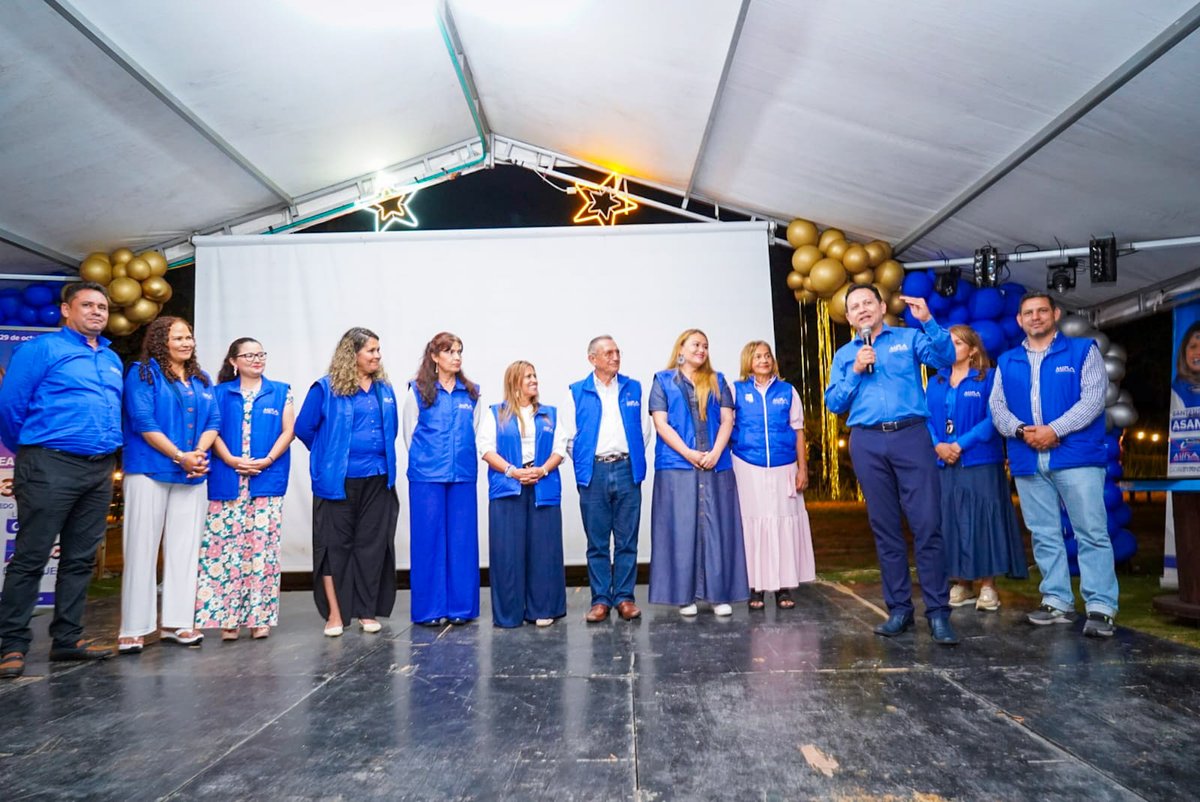 Madiedo_MIRA's tweet photo. Bienvenido a Santander Senador @Virguez. 🎉🥳🎶🥁🤩

Compartimos un evento especial junto a los Miraístas de Lebrija, celebrando 23 años de historia inspirando y sembrando el buen ejemplo. 💙

Seguimos trabajando con Honestidad, Servicio y Valores por todos los Santandereanos. https://t.co/SJhIyzhjeK
