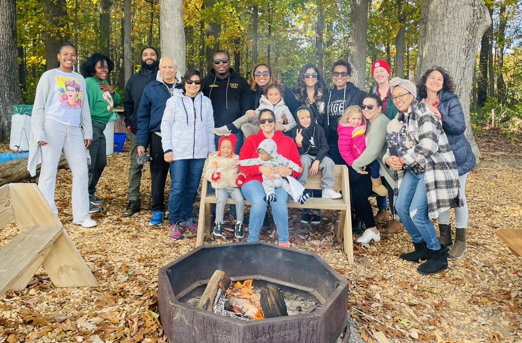 HarrietTubmanES's tweet photo. Our Team Tubman staff extended family visited @ButlersOrchard today to celebrate fall! Thanks to our social committee and admin for co-sponsoring this event! https://t.co/ObABk3ZYXD