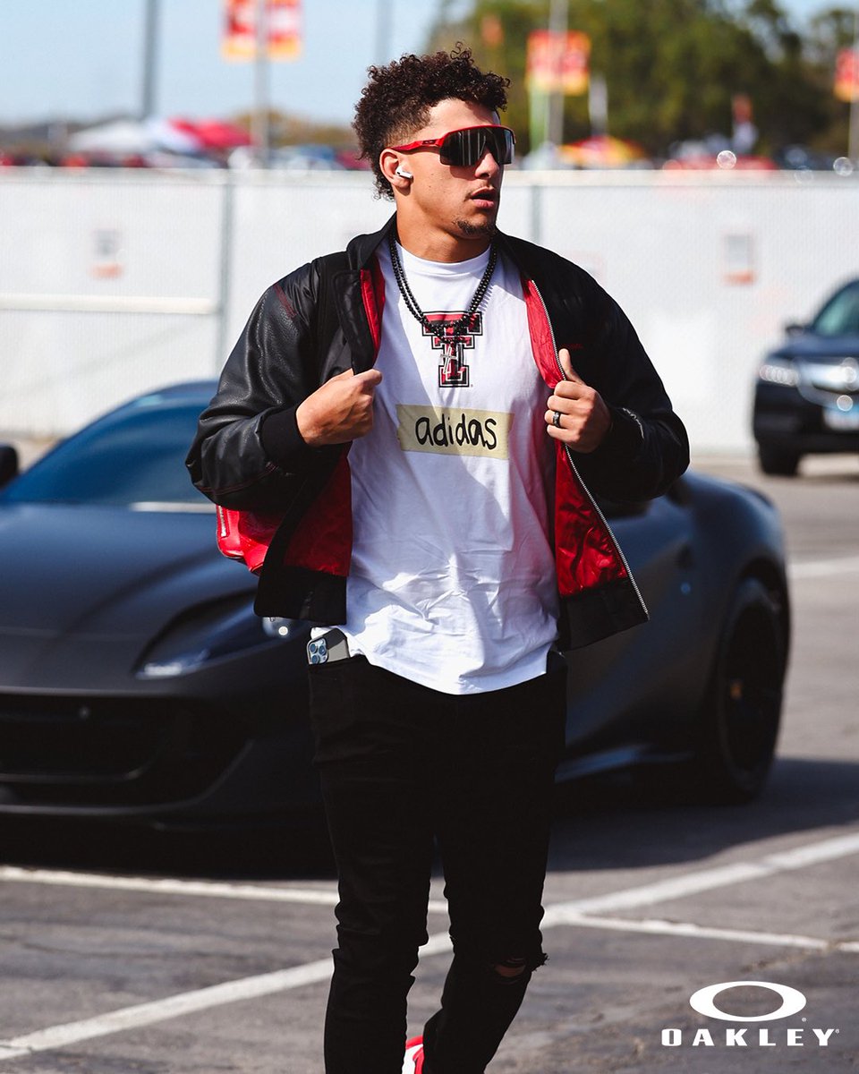 Chiefs's tweet image. Mr. Mahomes is in the house.