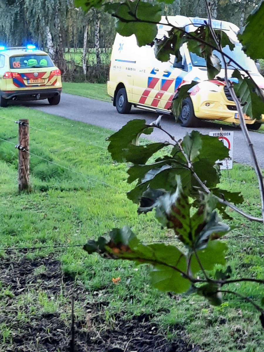 MartijnRutger's tweet photo. @gemhaaksbergen Twente Rally: gemeente Haaksbergen, dit willen wij dus niet meer over de dekkersweg. Te gevaarlijk, te hard. Beelden zeggen genoeg. Kunt u nog eens kritisch naar uw vergunningen kijken? https://t.co/pdMfKkfemv