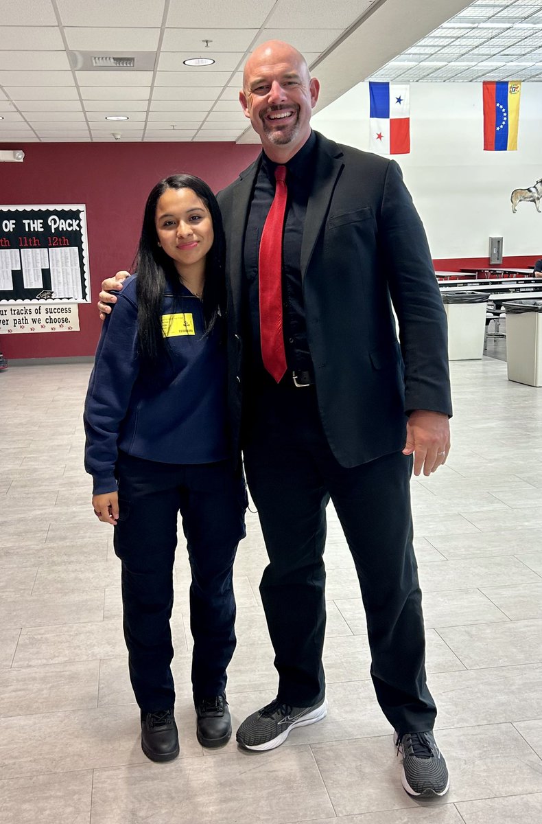 SouthFMHS's tweet photo. Congratulations to 2023 Wolfpack Graduate Andrea Diaz! She was the President of our @FLGraduate Program last year. Andrea spoke at our induction ceremony for JFG. Ms. Diaz is currently taking classes @FSWCollege while she learns all the skills to become an EMT. #TEAMSOUTH https://t.co/gGrSsSFCuY