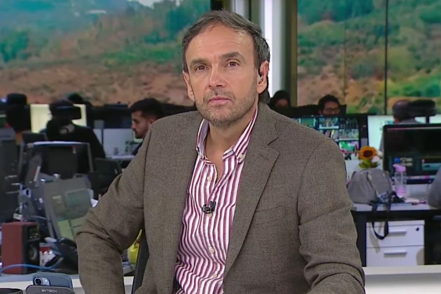 _kristian_C_C's tweet photo. Reportajes Mega : "Gobierno pretende tapar la delincuencia con un oro en los Panamericanos..."

#PanamericanosSantiago2023 https://t.co/UbtLkFwd6L