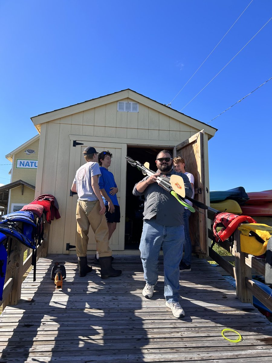 SydneyServe's tweet photo. We were happy to volunteer at the Hatteras Island Ocean Center during fall break! https://t.co/MNKkRE1sSs