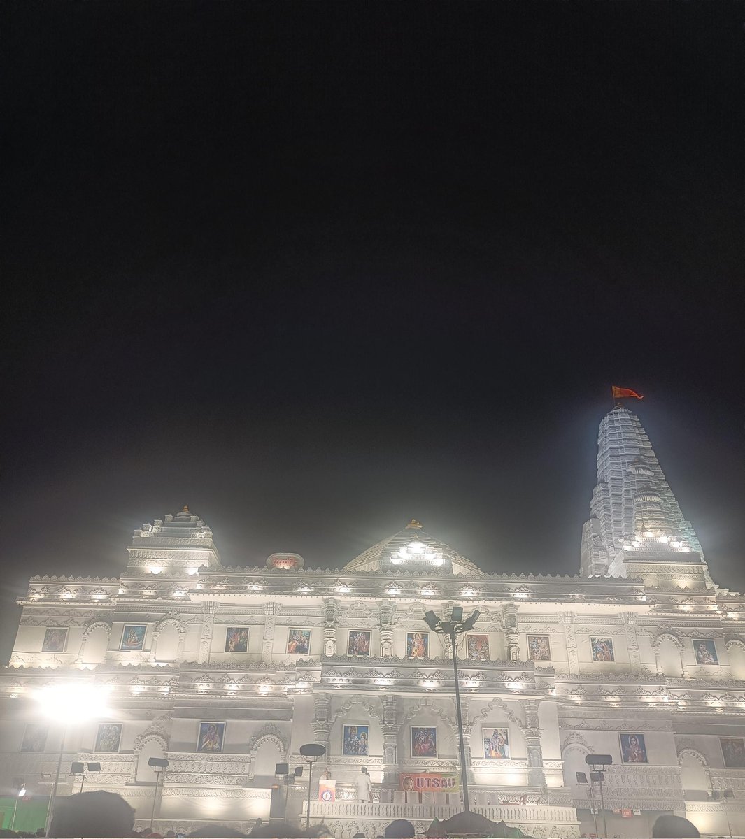 दुनिया का सबसे बड़ा दुर्गा पूजा पंडाल। जानकी पुरम, लखनऊ।