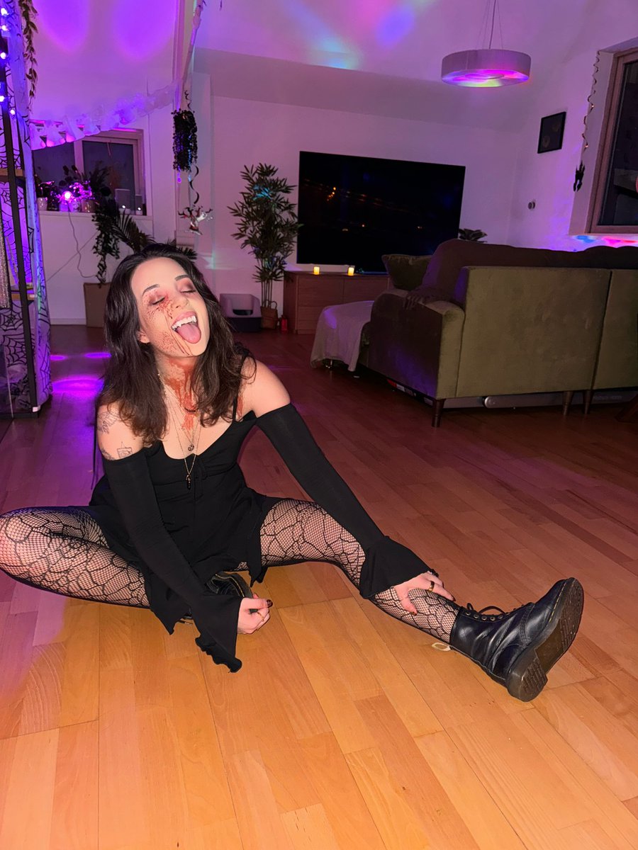 laurenkimripley's tweet photo. Share if I can bite ya https://t.co/qyg91622YV