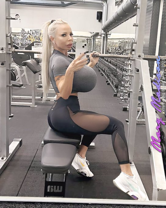 🏋️&zwj;♀️💪🌟 #SundaySelfCare #GymTime #SelfImprovementSunday Sweating it out on a Sunday! 😅 It's all about<a href="/tag/sundayselfcare"class="tags">#SundaySelfCare</a><a href="/tag/gymtime"class="tags">#GymTime</a><a href="/tag/selfimprovementsunday"class="tags">#SelfImprovementSunday</a>