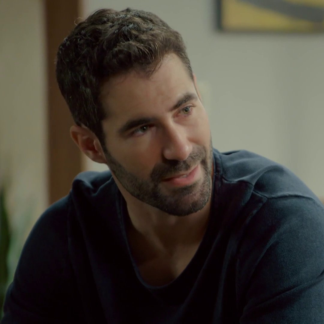 proteSQUAD's tweet photo. ¡Que ganas de ver cómo sigue! Jaime está flipando con el lado oscuro de Lucas y yo disfrutándolo 💙💣
¡ME ENCANTA ESTE LUCAS! 👿
#MiaEsLaVenganza #TeamLucas #MarioRules https://t.co/xtN3mQQJeo