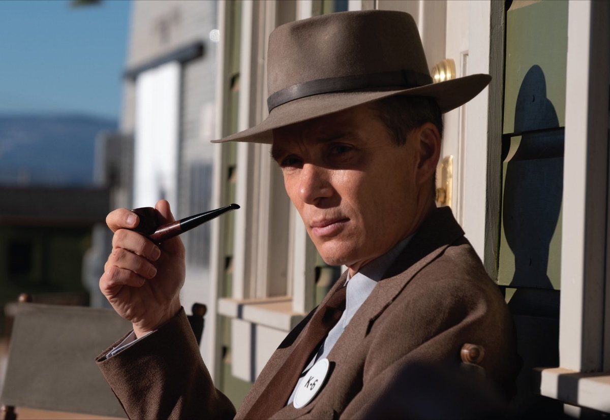 Christo1269's tweet photo. Some old/new Cillian Murphy, Christopher Nolan, RDJ, Florence and other casts on-set/bts of OPPENHEIMER pictures. (1) https://t.co/cRFCk8szJh