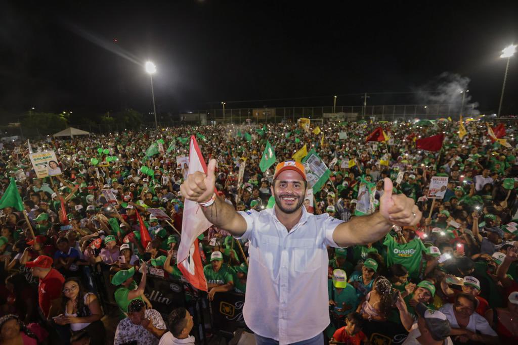 ErasmoZB's tweet photo. Pueblo Nuevo unido por una Córdoba Pr1mero 🧡☝🏻

Qué noche, qué multitud, qué energía tan especial 🙏🏼 Juntos cambiaremos la historia de este municipio con hechos, obras y oportunidades para el San Jorge.

Faltan los días más importantes para la victoria así que vamos con toda🚀 https://t.co/qttt5iotTM