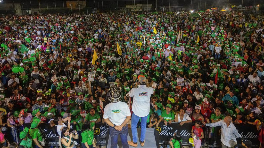 ErasmoZB's tweet photo. Pueblo Nuevo unido por una Córdoba Pr1mero 🧡☝🏻

Qué noche, qué multitud, qué energía tan especial 🙏🏼 Juntos cambiaremos la historia de este municipio con hechos, obras y oportunidades para el San Jorge.

Faltan los días más importantes para la victoria así que vamos con toda🚀 https://t.co/qttt5iotTM