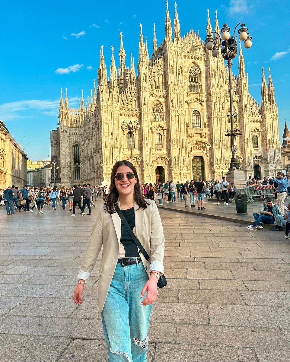 MaferTeam's tweet photo. Para todos esos amores que no pudieron ser: mejor seamos extraños ❤️🩹
📸 @mafergonzalez
#Milan #Italia
@teammafer
#MaferGonzalez
#MaferGo
@elena_avelino
#ElenaAvelinoRamos https://t.co/6lKrfqOohs