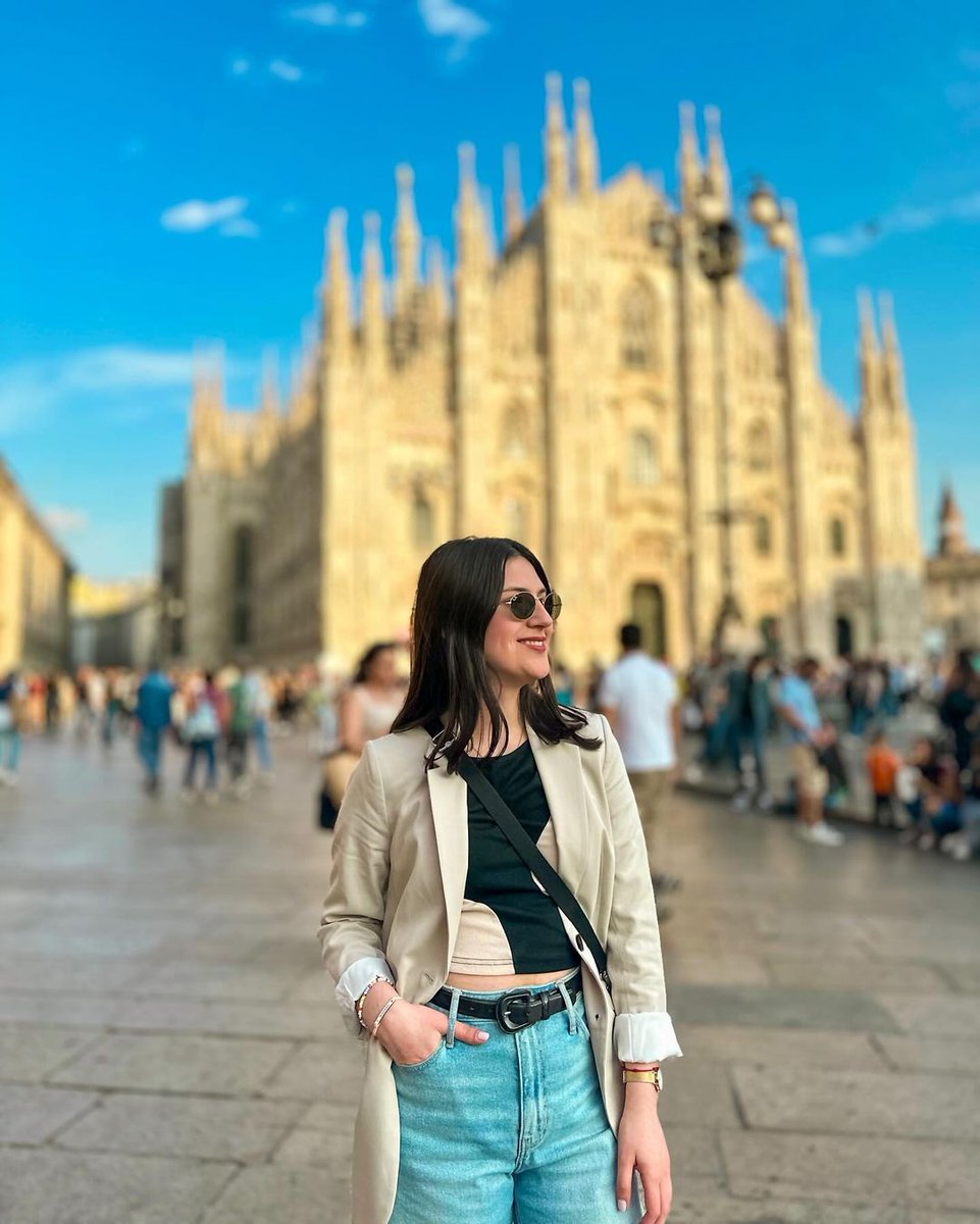 MaferTeam's tweet photo. Para todos esos amores que no pudieron ser: mejor seamos extraños ❤️🩹
📸 @mafergonzalez
#Milan #Italia
@teammafer
#MaferGonzalez
#MaferGo
@elena_avelino
#ElenaAvelinoRamos https://t.co/6lKrfqOohs