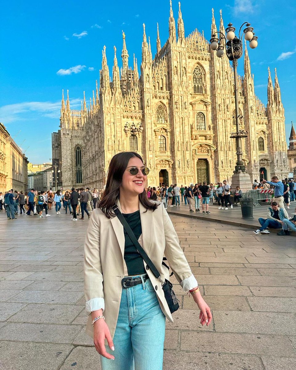 MaferTeam's tweet photo. Para todos esos amores que no pudieron ser: mejor seamos extraños ❤️🩹
📸 @mafergonzalez
#Milan #Italia
@teammafer
#MaferGonzalez
#MaferGo
@elena_avelino
#ElenaAvelinoRamos https://t.co/6lKrfqOohs