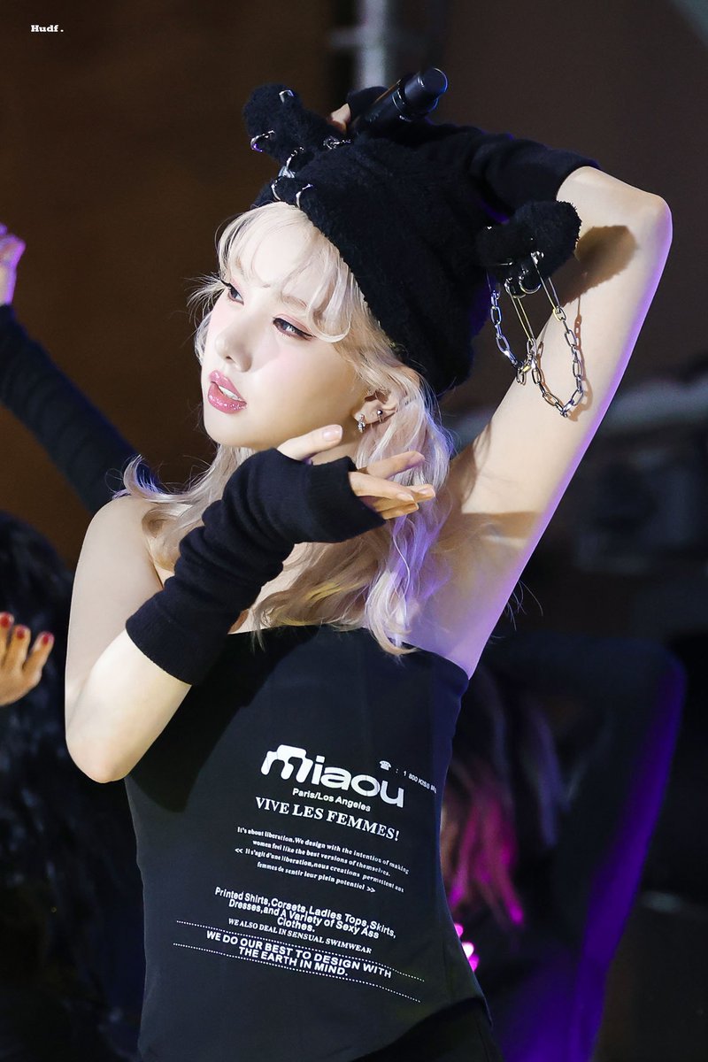 HUDF530's tweet photo. 231015 웰컴 대학로 페스티벌 비비지
#은하 #비비지 #EUNHA #VIVIZ https://t.co/mO9aMtY3fx