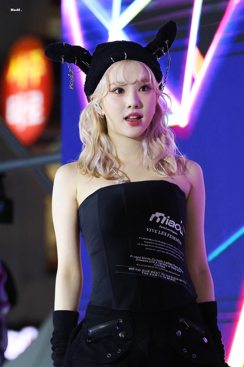 HUDF530's tweet photo. 231015 웰컴 대학로 페스티벌 비비지
#은하 #비비지 #EUNHA #VIVIZ https://t.co/mO9aMtY3fx