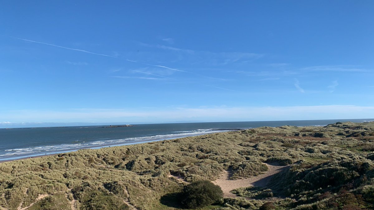 What a beautiful part of the world! #BamburghCastle 🏰