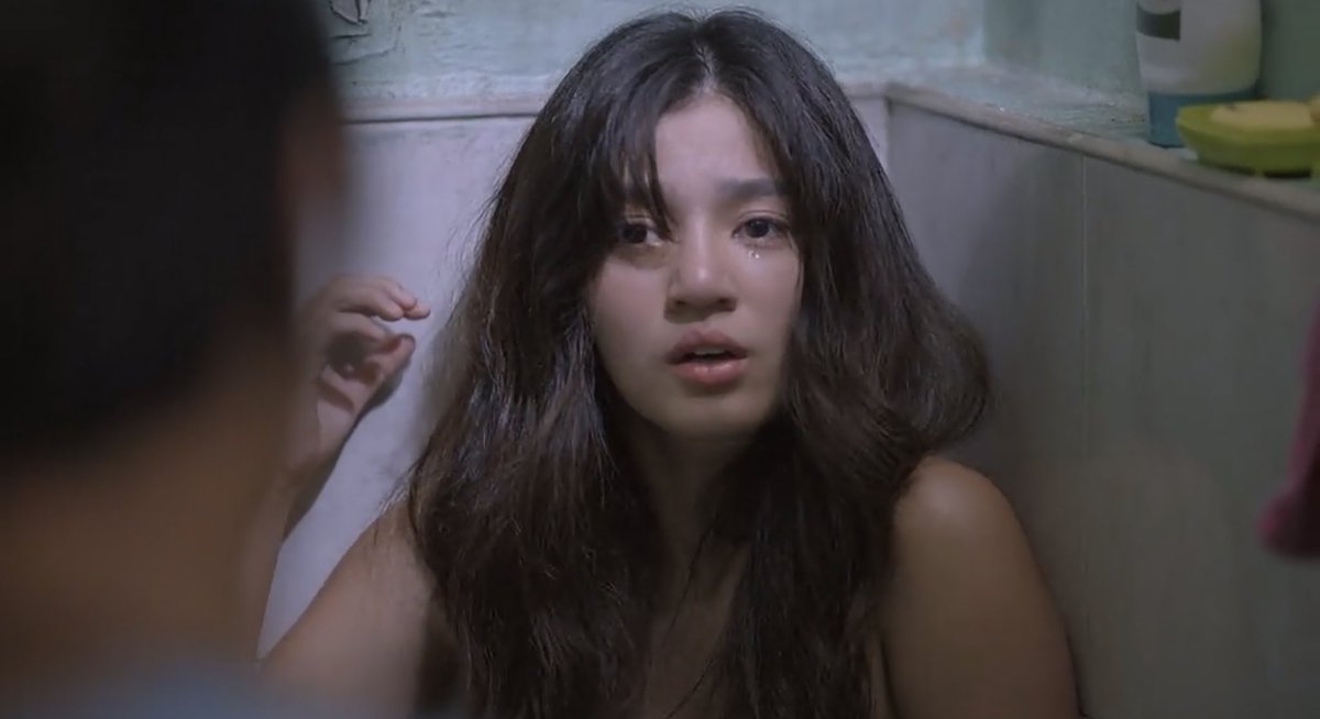hkpfilms's tweet photo. ⚠️ cbml spoilers

the sudden flashbacks when she saw a shadow and it triggered her emotions; it must be hard for people dealing with PTSD constantly esp. those who don’t have someone else to talk to. 🥺

you nailed this scene, @bellemariano02 👏

#CBMLOnNetflixEP8
#BelleMariano https://t.co/ntnLgH4i0Q