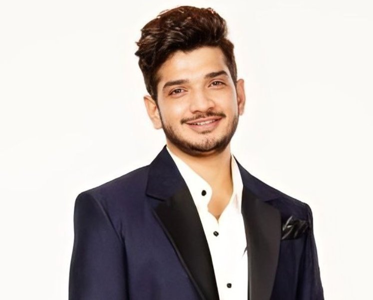 BiggbossKaTadka's tweet photo. Who is Your Favorite?

Like for #ElvishYadav 
RT for #MunawarFaruqui

#BiggBoss17 #BiggBoss #Bb17 #BiggBossOTT #Elvishraosahab 

Like.                          RT. https://t.co/u3ctODJh7d