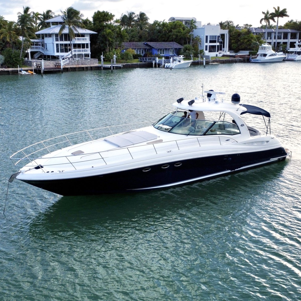 EmoceanBoats's tweet photo. Posing...
Aboard DREAMER today, come join us sometime!
. 
#miamiyachtcharter #miamiyachtlife #emoceanboats #miamiboatrental #yachtlife #southfloridapics #miamiyachtpics #dreamer #searaysundancer #searayboats https://t.co/Gb8xR8dgHk