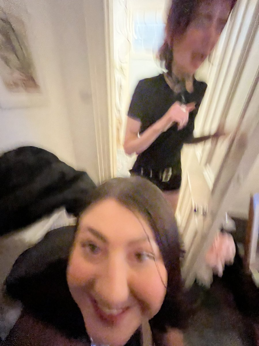 runwayinchicago's tweet image. me: ‘we need to get more photos when we’re out’
the photos we get: