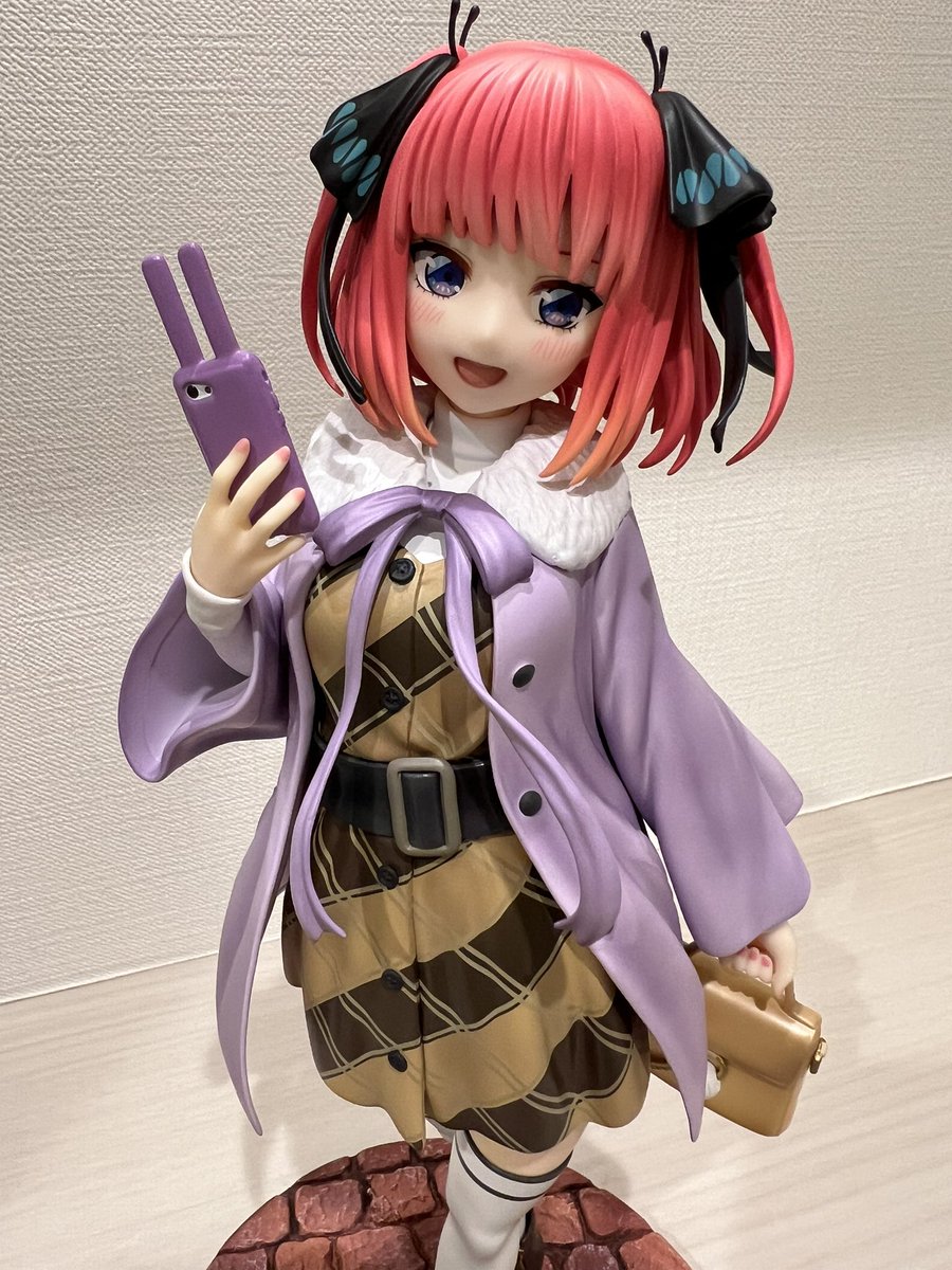 penta_figure's tweet photo. 中野二乃 Date Style Ver.
グッドスマイルカンパニー

届いてから開けるまで少々時間がかかってしまいましたが、三玖に続き、五つ子第二弾！！
三玖はパンフレットを持っていましたが、二乃はうさぎケースのスマホを手に🐰
顔や髪の毛の造形は可愛くて彩色も良く、こちらも大満足の出来でした����👏 https://t.co/uI0rNgJrdI