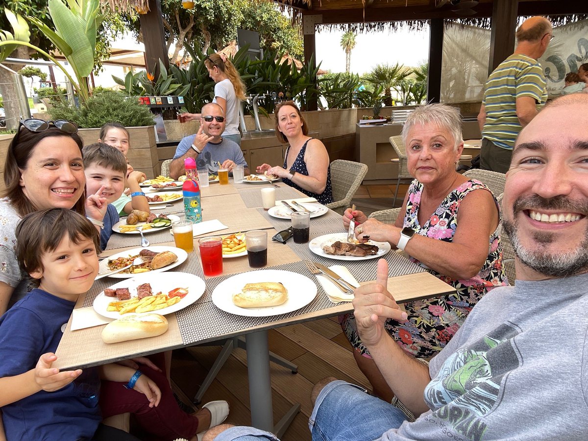 drumsbyashwells's tweet photo. Had an epic couple of days chilling with David and getting to know his wonderful family! ❤️🤘🤜🤛 https://t.co/aLyiDHNFk8