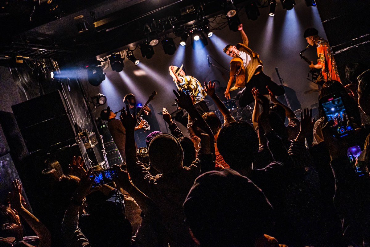 EMPTYKRAFT's tweet photo. ワンマンご来場いただいた皆様&amp;ご視聴いただいた皆様ありがとうございました！！！！

そして年内ラストのワンマンライブが12月15日(金)夜20時〜に決定し、本日より発売開始です！！

https://t.co/dke3dyEVEK

本日はありがとうございました！！

今後ともEMPTY KRAFTをよろしくお願いします！！！ https://t.co/OI1iEQBT4S