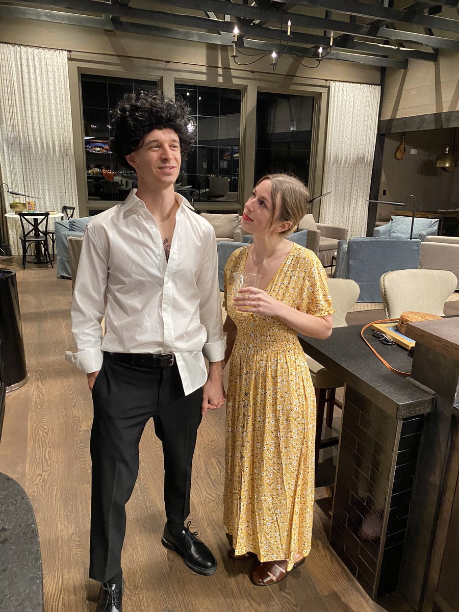 kyrafry's tweet photo. should hayden wear his matty healy costume to tonight’s @the1975 show? plz vote y/n ⬇️ https://t.co/77wdevaaRp