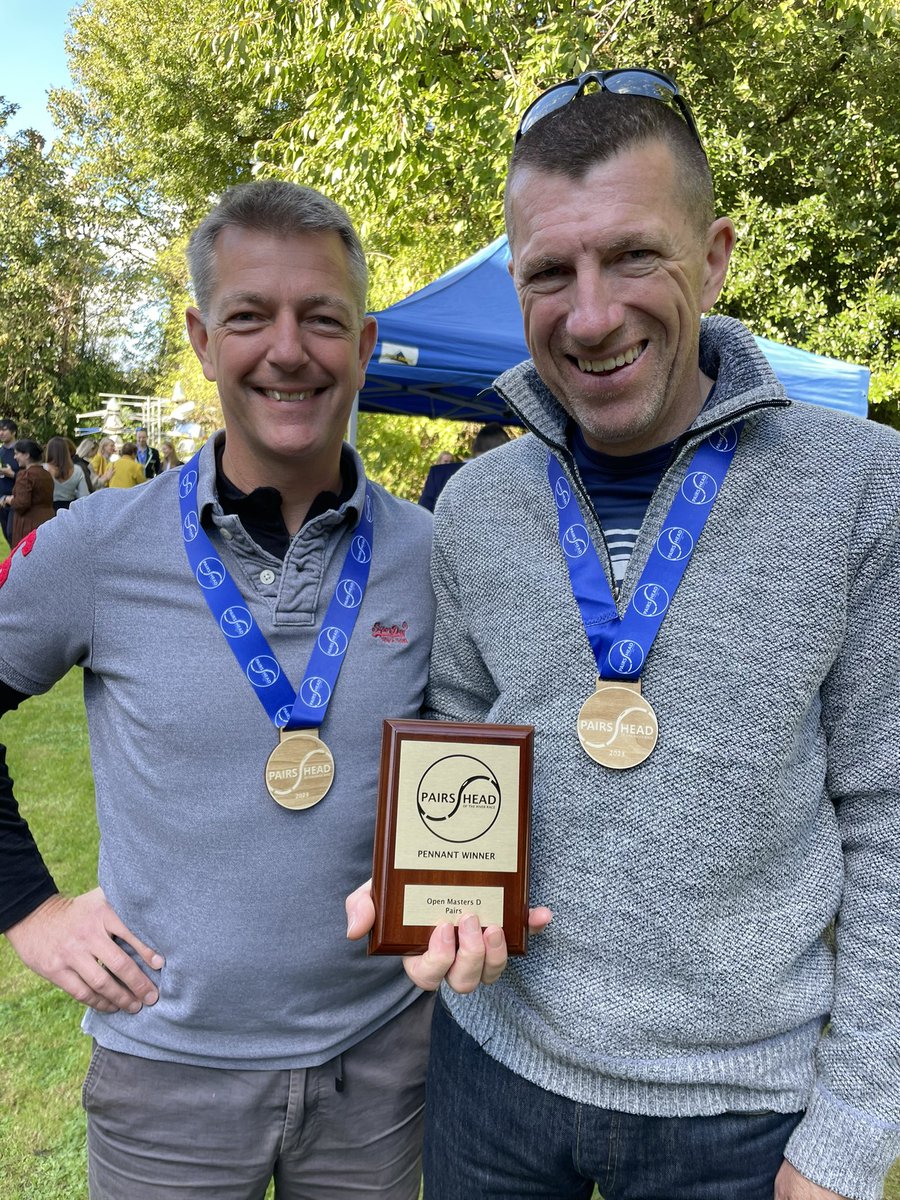 jontyw22's tweet photo. The actual pennant winners from @TheRealLondonRC pairs head 😆#mastersrowing #londonrc #belowtheradar #pairshead https://t.co/LeacU1ezoO