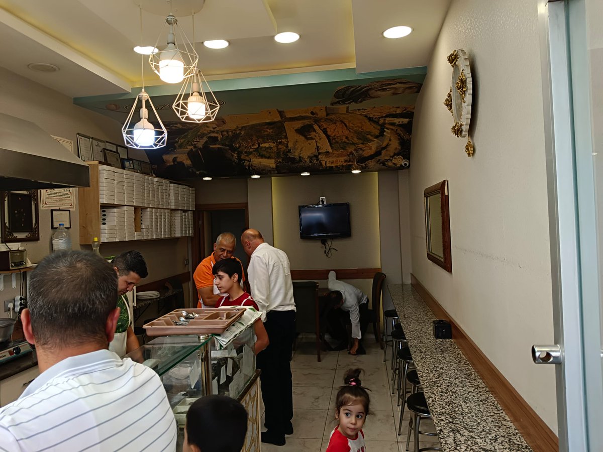 melih_meric's tweet photo. 📍Karagöz Caddesi
#Esnaf ekonomiden şikayetçi, vatandaş bu düzenden yorgun. #Esnafyorgun #Esnafbitik
#Esnaf
#CHP
#Gaziantep https://t.co/JfFVhvtI2n