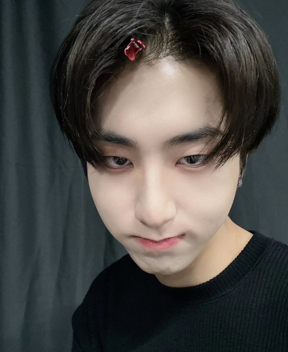 han jisung ✯ tweet media