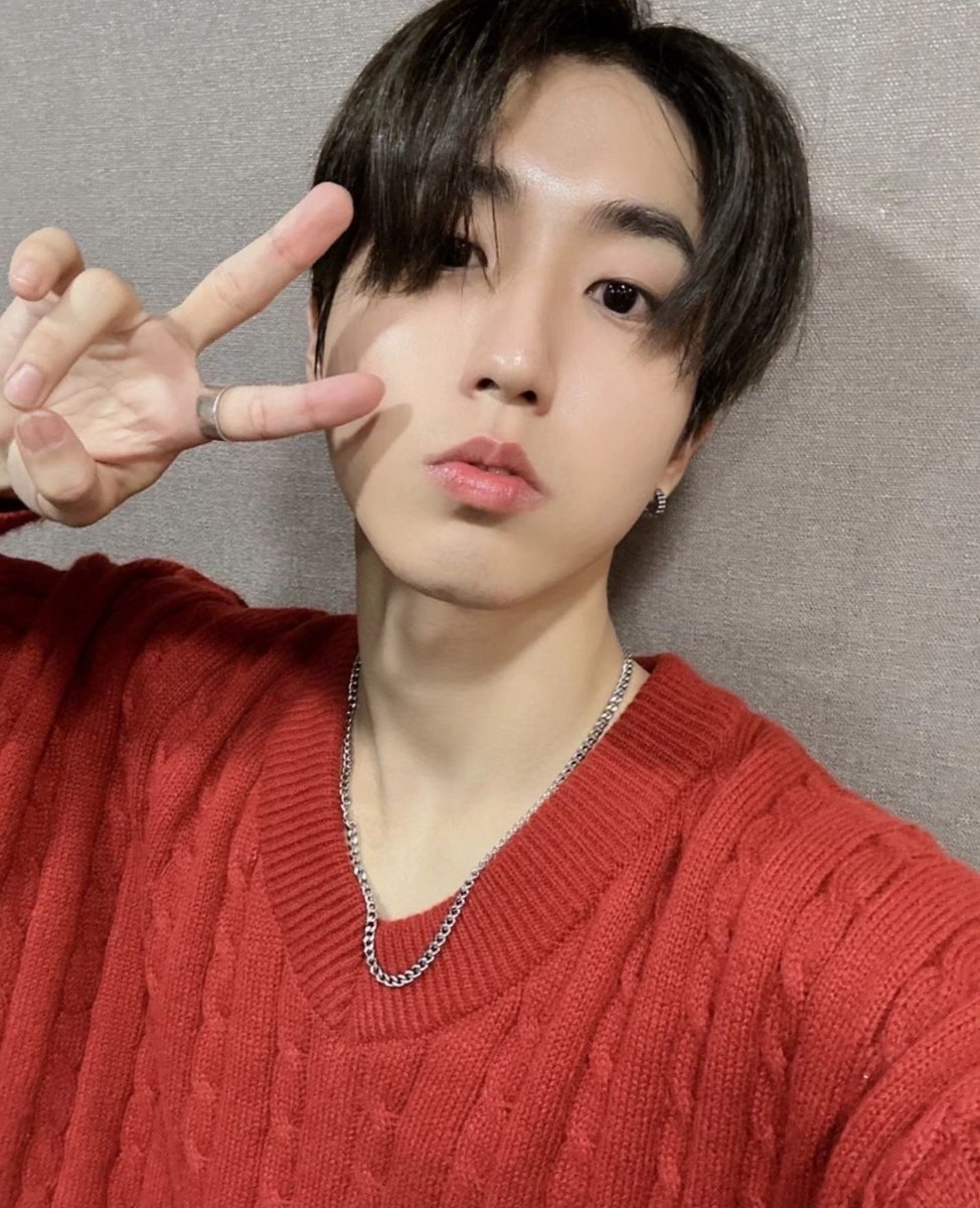 han jisung ✯ tweet media