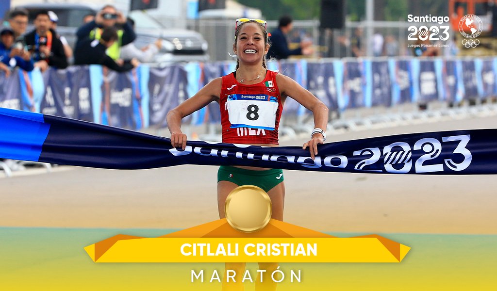 santiago2023's tweet photo. #DÍA2🇲🇽🥇😍 ¡VIVA MÉXICO!

Citlali Cristian ganó el maratón de #Santiago2023 y esta postal quedará como un maravilloso recuerdo para los fanáticos de este clásico deporte. https://t.co/PsFvnlcmjx