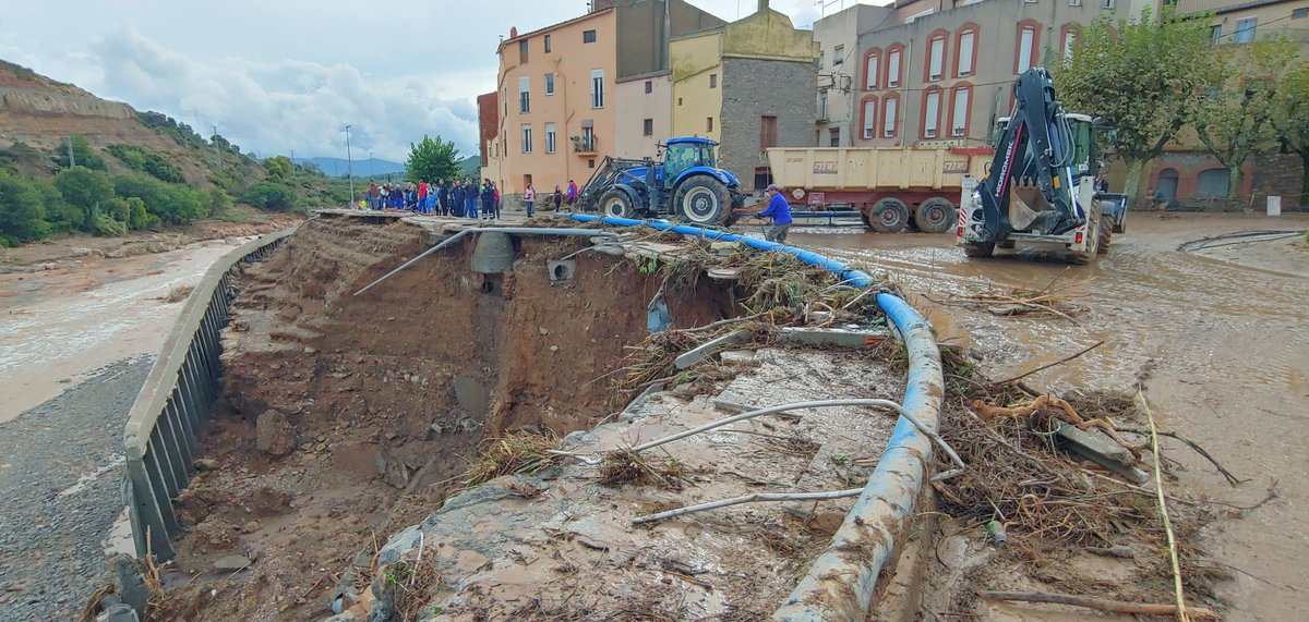 Fa 4 anys vaig fer aquestes fotos. Una riuada de proporcions desconegudes va segar vides i es va endur tot el que va trobar. A canvi ens va portar la consciència de que el món que vivim està canviant, l'hem canviat nosaltres i nosaltres sofrirem les consequencies #canviclimatic