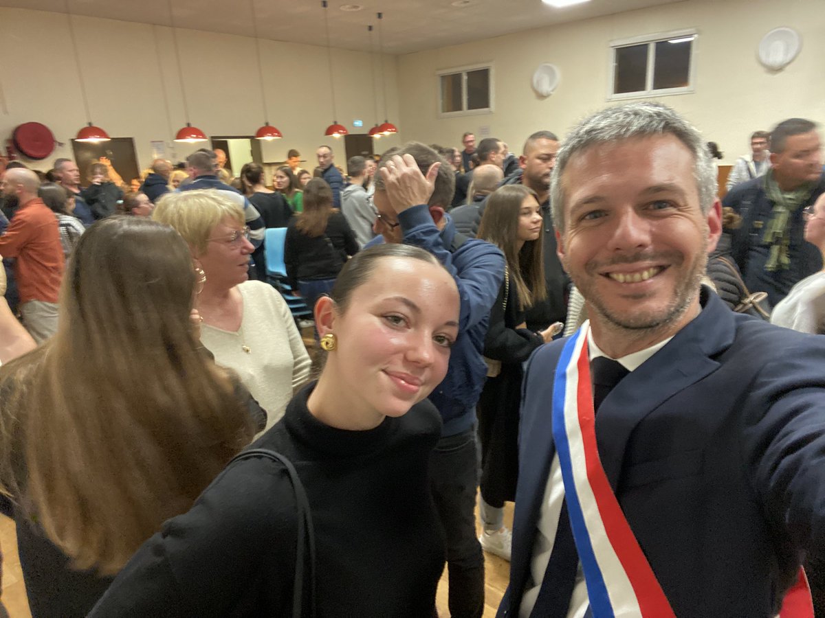LoicKervran18's tweet photo. Téléthon, AG des maires ruraux, commission DETR en Préfecture, remise des diplômes du Brevet….

Un petit pêle-mêle de ces dernières journées bien chargées à #Avord, #Bourges, #Levet, #Couy, etc.! https://t.co/zLm56FxOR9