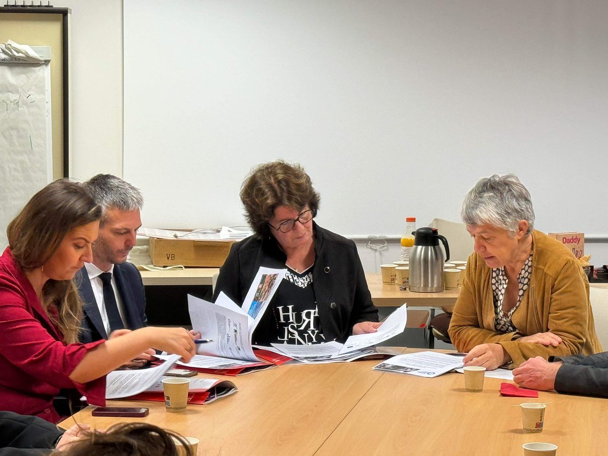 LoicKervran18's tweet photo. Téléthon, AG des maires ruraux, commission DETR en Préfecture, remise des diplômes du Brevet….

Un petit pêle-mêle de ces dernières journées bien chargées à #Avord, #Bourges, #Levet, #Couy, etc.! https://t.co/zLm56FxOR9