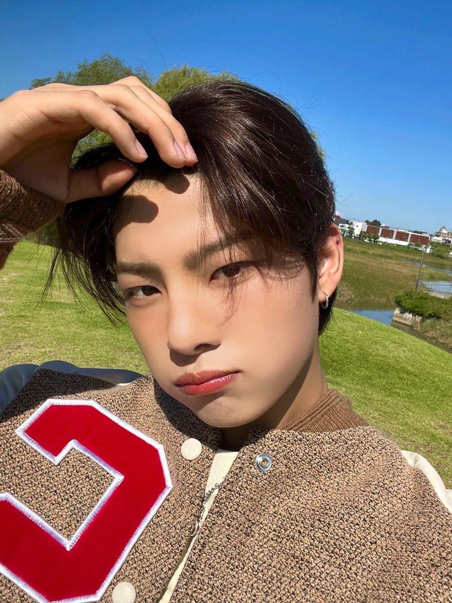 첫 주 잘 끝냈습니다!
앞으로도 유니즈랑 함께 활동하기로 정했어!❤️

#시온 #SION