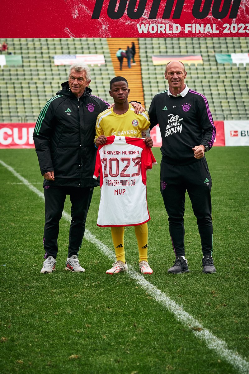FCBayernEN's tweet photo. Congratulations also to Buthelezi Aphiwe! The South African was crowned the best player of the tournament and has thus qualified for the 2024 FC Bayern World Squad 🌍👏 https://t.co/RbilGKfANk