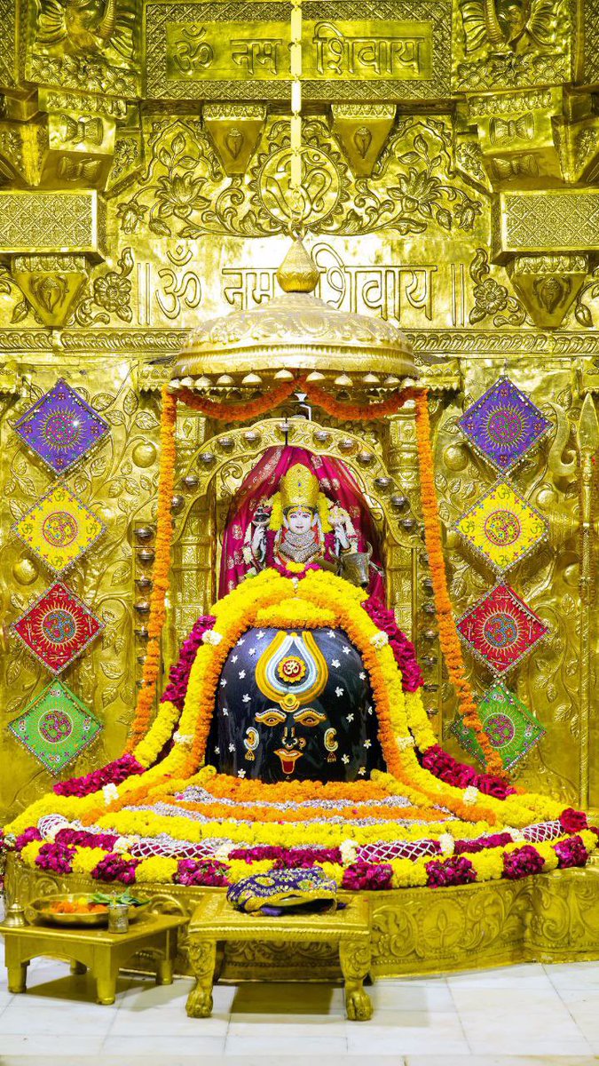 12Jyotirling's tweet photo. श्री सोमनाथ ज्योतिर्लिंग जी के संध्या काल के दिव्य दर्शन 22.10.2023 https://t.co/lHYtPqNeni