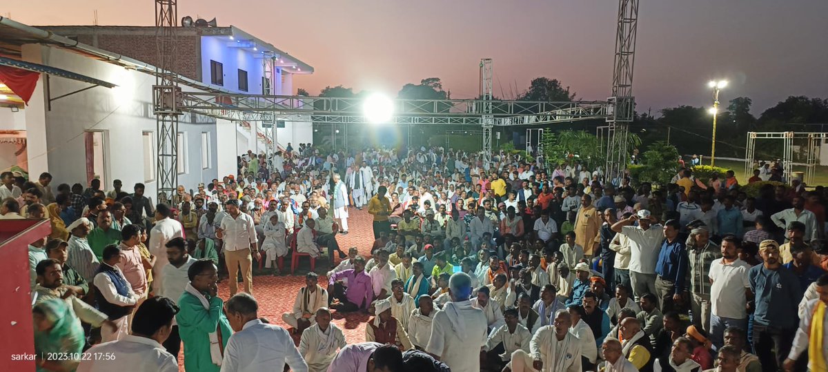 POONAMSINGH_STN's tweet photo. चित्रकूट विधानसभा के बिरसिंहपुर में कांग्रेस कार्यालय के उद्घाटन मे यसस्वी विधायक आदरणीय @Neelanshu_INC भइया के समर्थन में उमड़े जनसैलाब के बीच...

जय कांग्रेस, विजय कांग्रेस✋

@OfficeOfKNath @digvijaya_28 @ASinghINC @Vibhapatelincmp @INCMP @MpPMC https://t.co/sS8gHKQ6oV