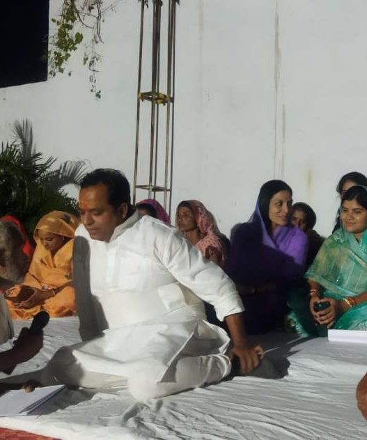 POONAMSINGH_STN's tweet photo. चित्रकूट विधानसभा के बिरसिंहपुर में कांग्रेस कार्यालय के उद्घाटन मे यसस्वी विधायक आदरणीय @Neelanshu_INC भइया के समर्थन में उमड़े जनसैलाब के बीच...

जय कांग्रेस, विजय कांग्रेस✋

@OfficeOfKNath @digvijaya_28 @ASinghINC @Vibhapatelincmp @INCMP @MpPMC https://t.co/sS8gHKQ6oV