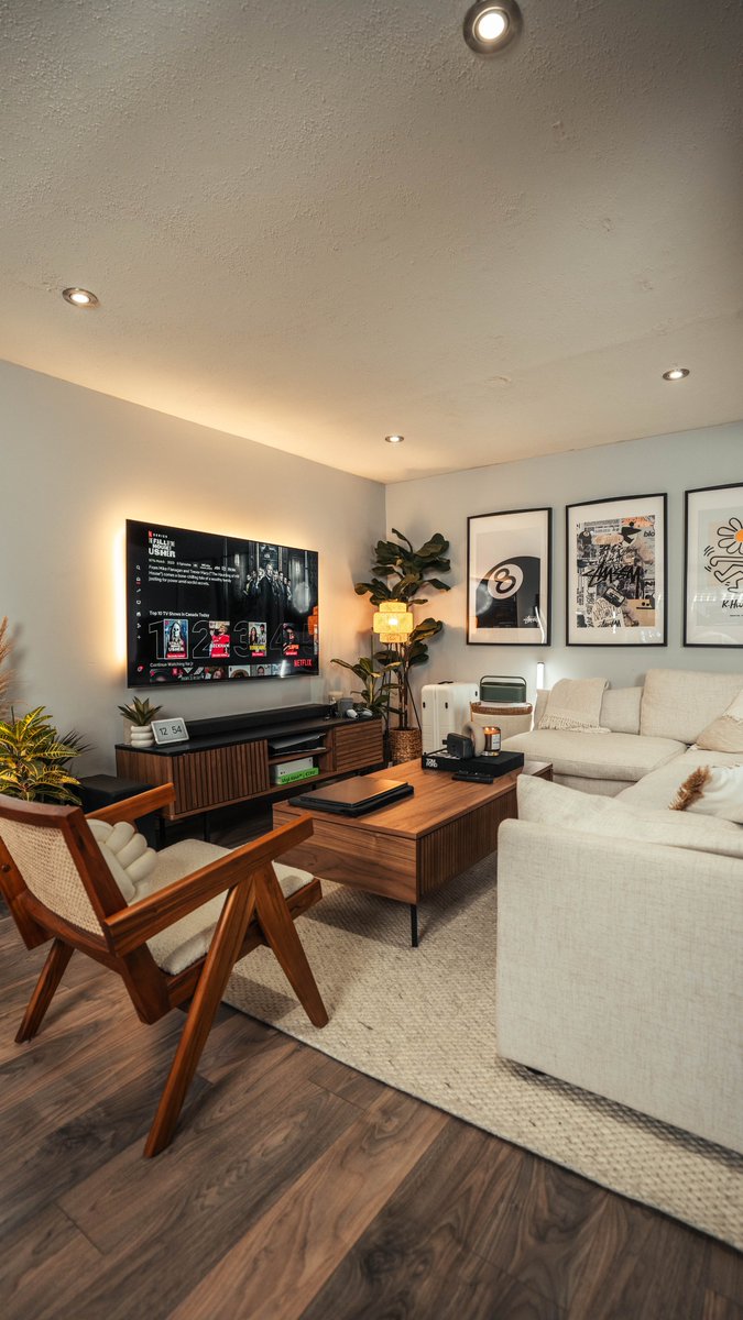 andres_vidoza's tweet photo. The PERFECT Cozy Home Living Room Setup! 🕹️🔈 https://t.co/2IWFtEwJQD