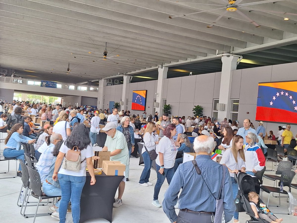 Lexloaiza's tweet image. #Primarias2023 Así está el centro de votación en #Doral Florida, Estados Unidos.