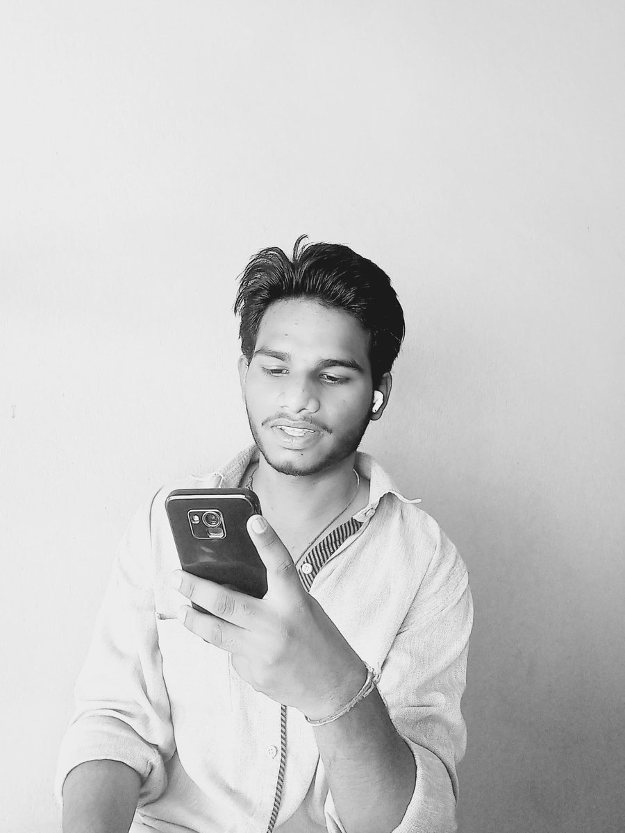 Sumit_hirwani05's tweet photo. If only my habits have improved, otherwise my hobbies are still higher than your status💥😈👩🌾💫....
#style #instagood #jalwa #jan #ishq #indori #hirve_09 #feshion #postviral #viral #status #instagram #public #mcstan #Mumbai #ENGvRSA #PalestinianGenocide https://t.co/YZzvjsZcrW