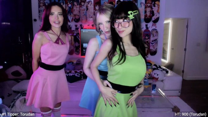 If anyone took screenshots or clips of Stella&rsquo;s lifestream tonight, please post and tag us!!! 💖🥰 @ImStellarLoving