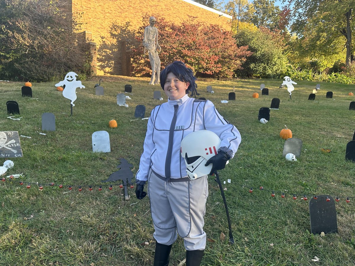 handofthemperor's tweet photo. My favorite event of the year. 

📷 @itstherealderek

#imperialcadet #ezrabridger    #ezrabridgercosplay #ezra    #starwarsrebels #starwarsrebelscosplay #starwars #cosplay #booatthezoo https://t.co/4tHbqZsiJY