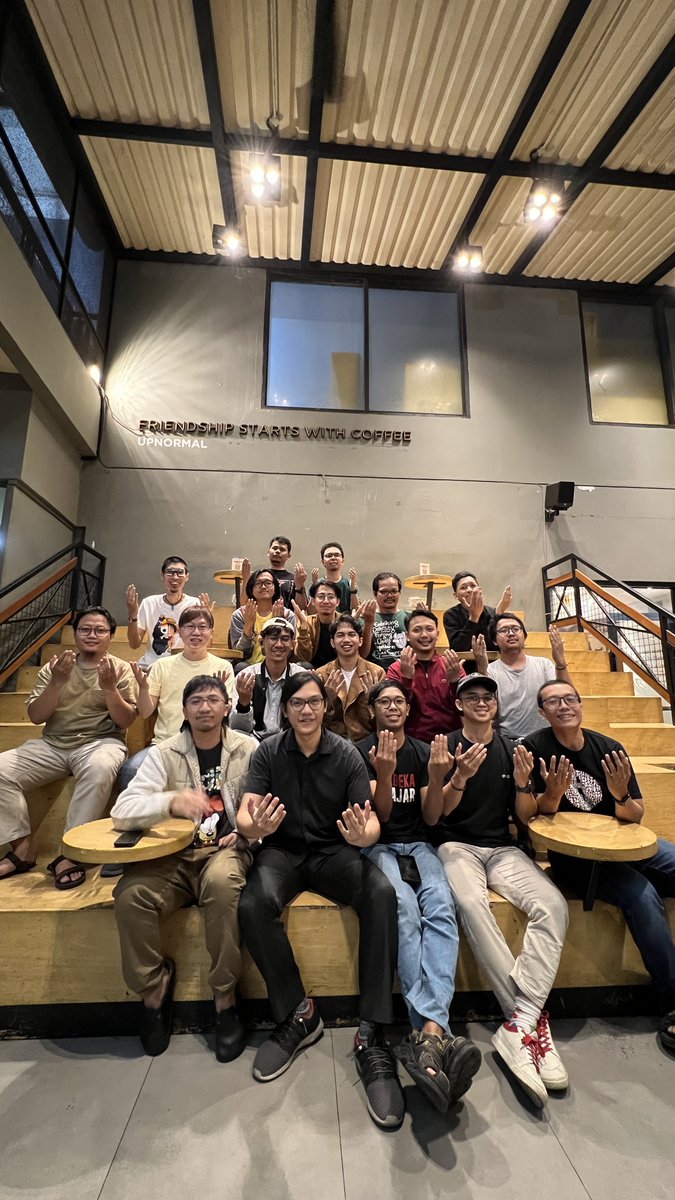 boedybios's tweet photo. Bagi teman2 yang tertarik untuk bergabung dengan komunitas Bandung Dev bisa join di Group Telegram ini: https://t.co/ZzfkLkgY3x https://t.co/osFYagrQ0H