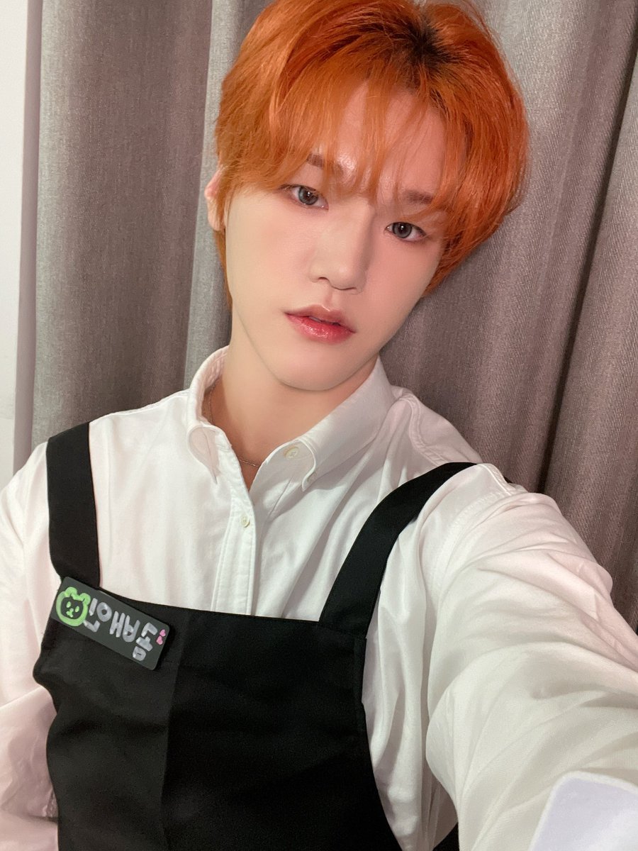 JUSTB_twt's tweet photo. [#배인] 알바 1일차…☕️손님들이 내 번호를 물어봤다 사실 난 I 라서 부끄러워서 못줬다…ㅎㅎㅎꔛꔛꔛ

#JUSTB #저스트비 #Bain #송병희 https://t.co/cGstQ3L3cV