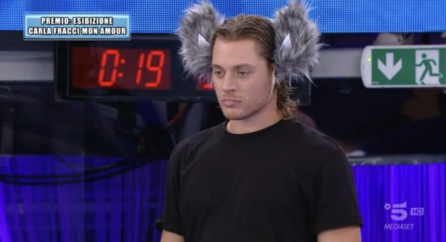 masaicheee's tweet photo. Io spero che gli abbiano dato un aumento in questi anni
#Amici23 https://t.co/hLoHfL7o2U
