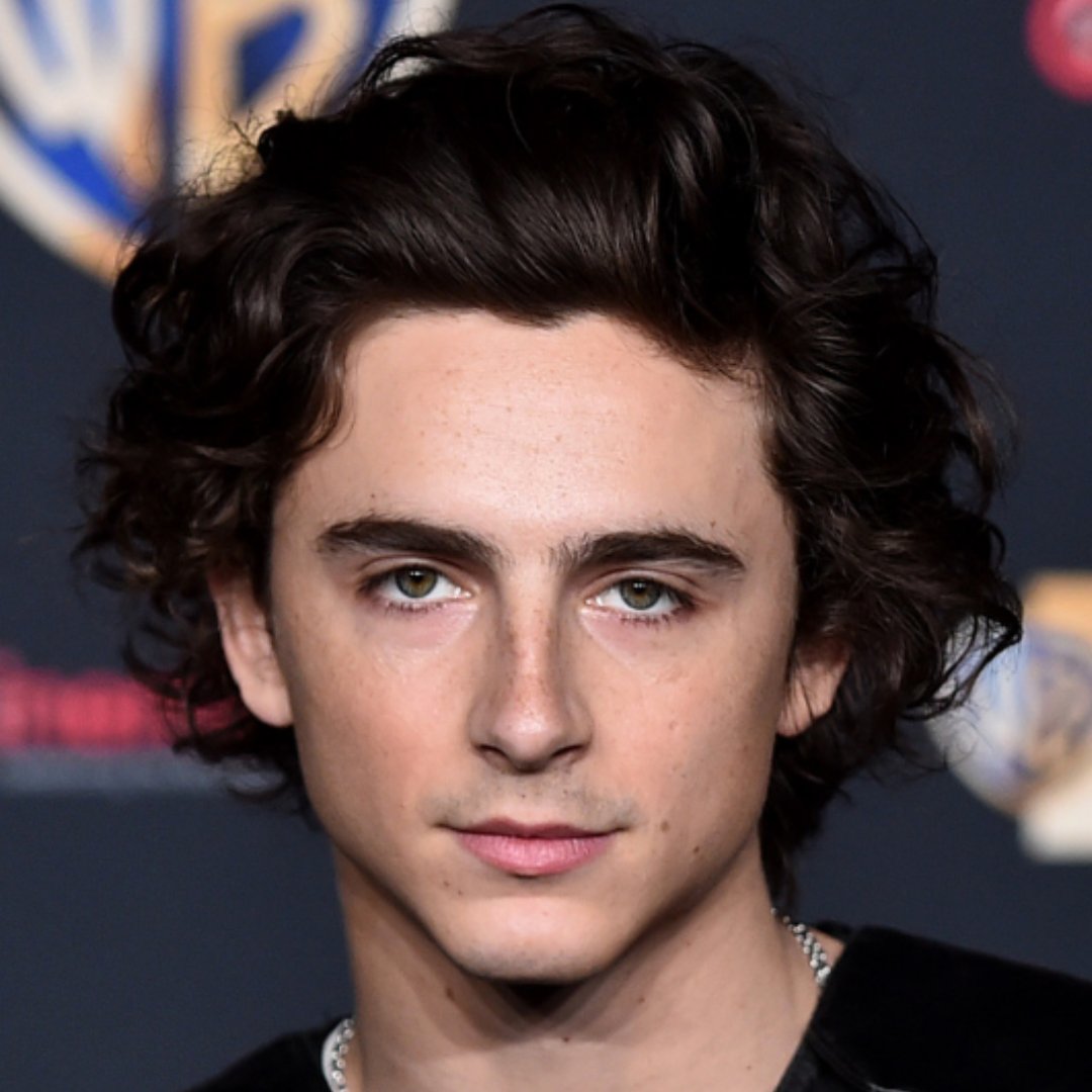 Timothée Chalamet finally breaks his silence on romance with Kylie Jenner! Well.. sort of... Read all about it at cosmopolitan.com/entertainment/… @RealChalamet